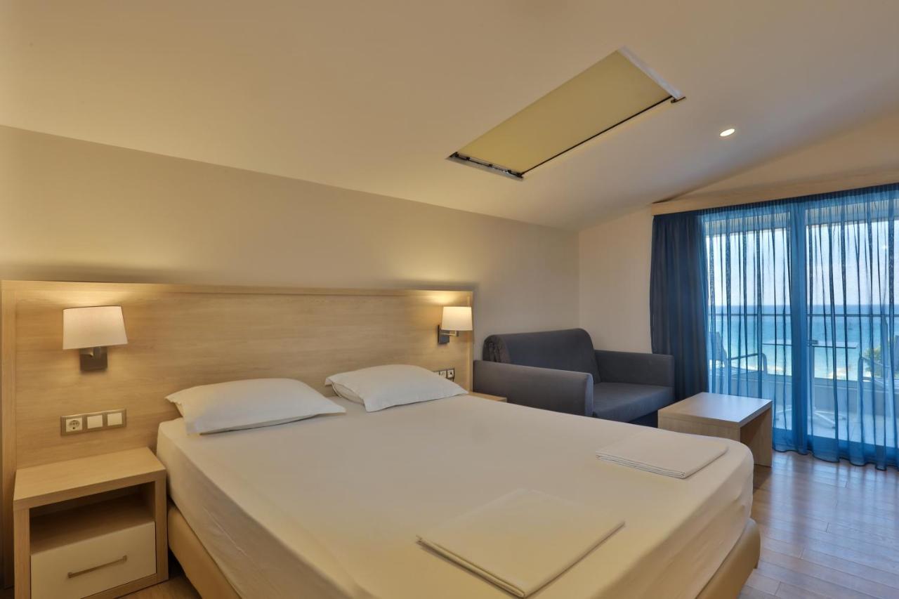 Alarzo Rooms Paralía Екстериор снимка