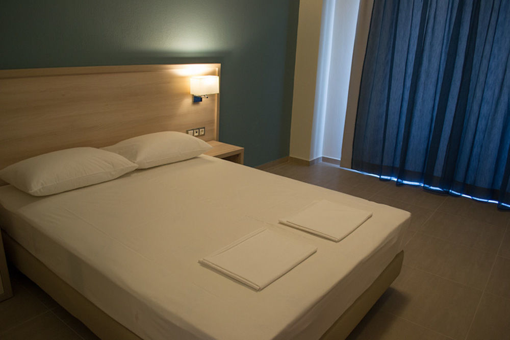 Alarzo Rooms Paralía Екстериор снимка