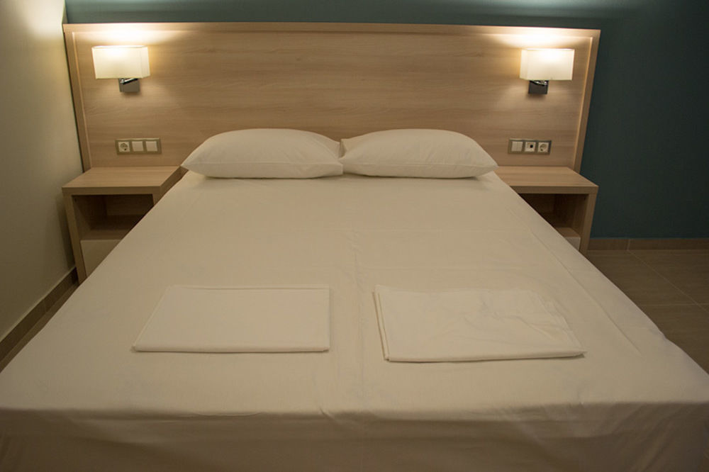 Alarzo Rooms Paralía Екстериор снимка